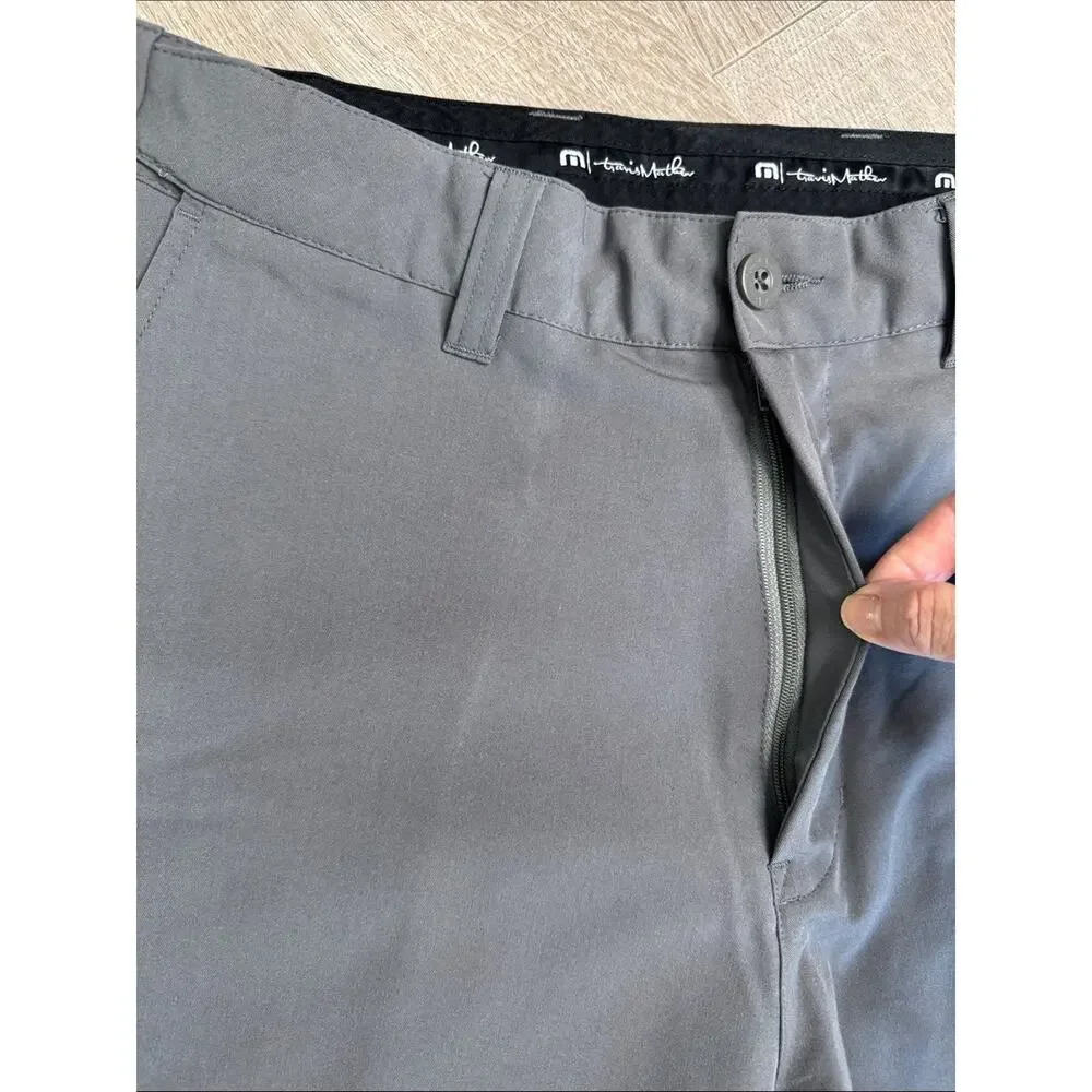 TRAVIS MATHEW Men’s Gray Flat-Front Performance Shorts